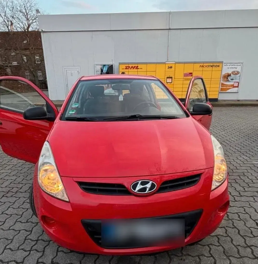 Gebraucht Hyundai i20 78 PS (57 kW) 2009 Rot Kleinwagen