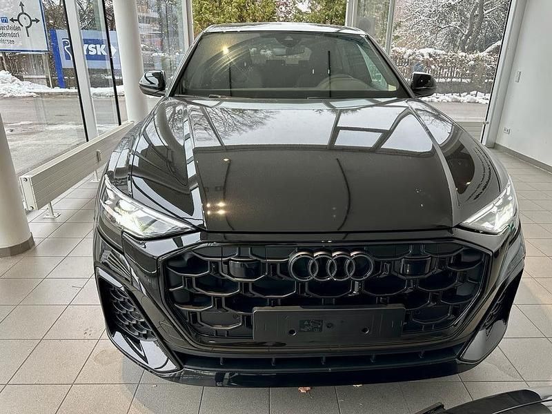 Schwarz Neu 2025 Audi Q8 S-Line SUV | 87.941 € - Bild 1/4