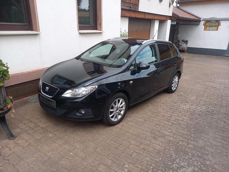 Schwarz Gebraucht 2011 Seat Ibiza ST Kombi | 2.300 € (Superpreis) - Bild 1/4