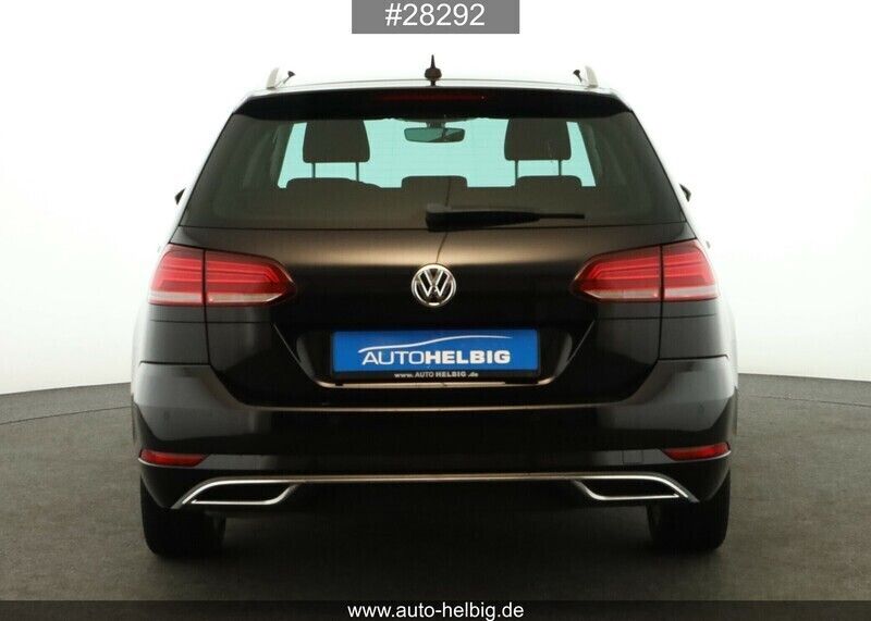 Gebraucht VW Golf VII Highline 150 PS (110 kW) 2019 Deep black perleffekt Kombi
