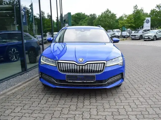 Gebraucht Skoda Superb Ambition 218 PS (160 kW) 2023 Energyblau Kombi