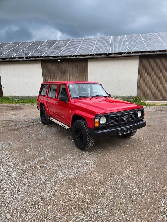 Rot Gebraucht 1991 Nissan Patrol SUV | 16.500 € - Bild 1/4