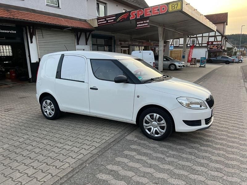 Gebraucht Skoda Roomster 69 PS (50 kW) 2013 Weiß Van / Kleinbus