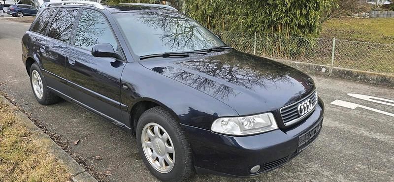 Gebraucht Audi A4 Ambiente 116 PS (85 kW) 2000 Blau Kombi