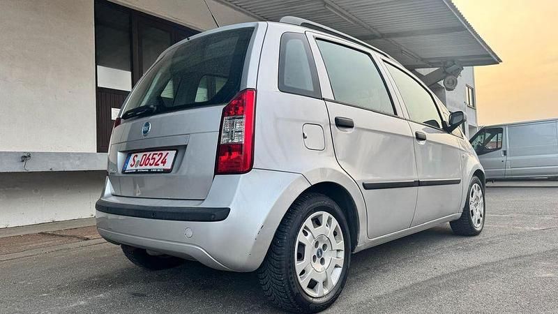 Gebraucht Fiat Idea 95 PS (69 kW) 2007 Silber Van / Kleinbus