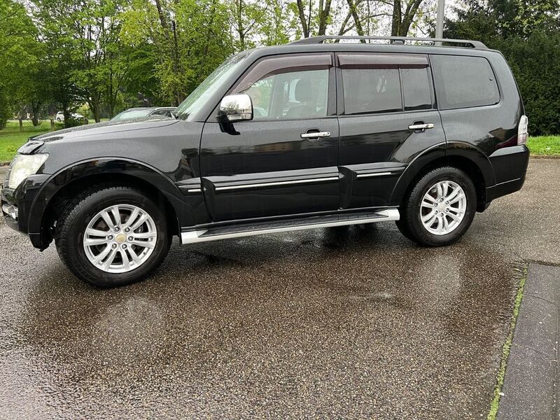 Schwarz Gebraucht 2014 Mitsubishi Pajero Top SUV | 16.950 € (Fairer Preis) - Bild 1/4