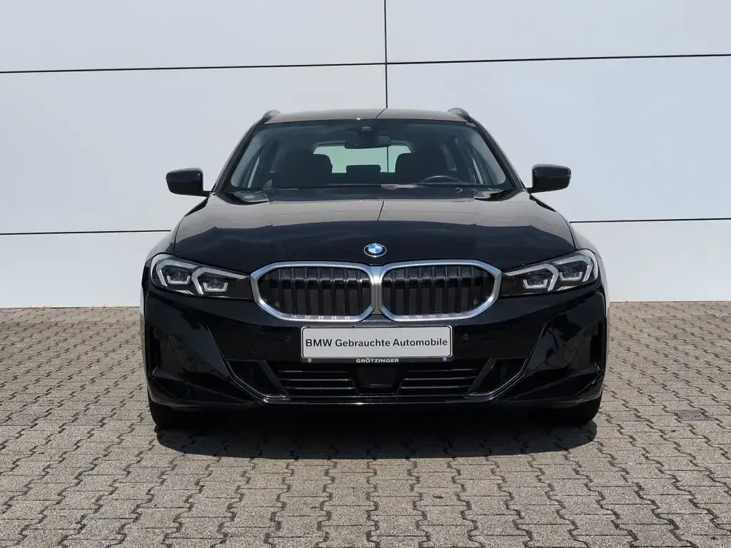 Gebraucht BMW 320 194 PS (142 kW) 2023 Schwarz Kombi