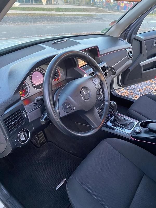 Gebraucht Mercedes GLK200 143 PS (105 kW) 2011 Weiß SUV