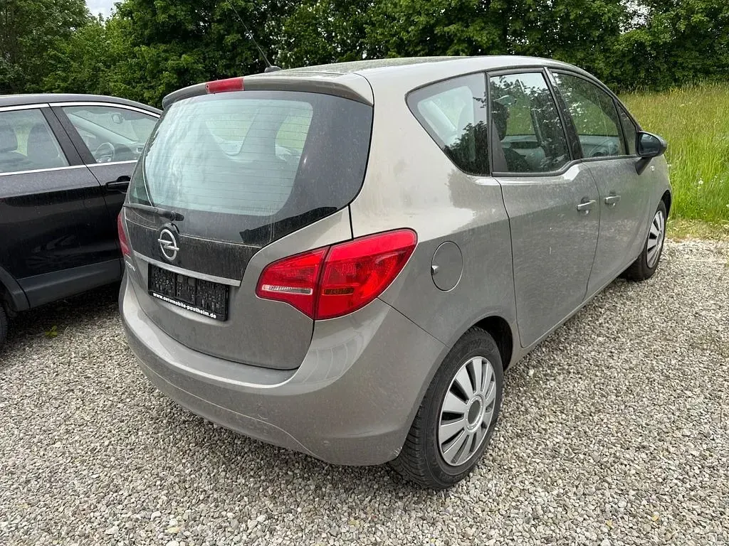 Gebraucht Opel Meriva Edition 101 PS (74 kW) 2010 Braun Van / Kleinbus