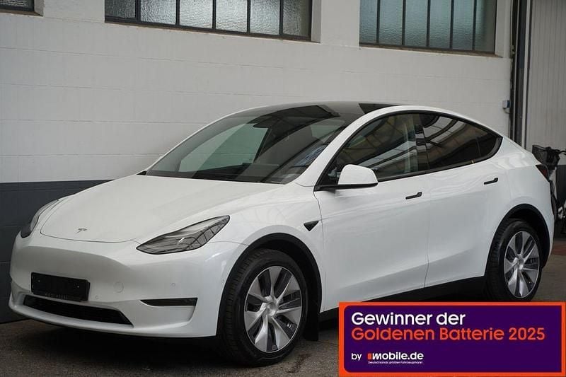 Weiß Gebraucht 2022 Tesla Model Y Long Range AWD SUV | 33.350 € (Superpreis) - Bild 1/4