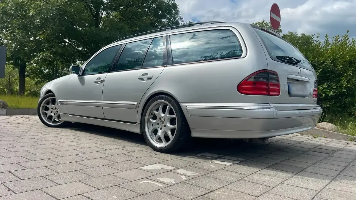 Gebraucht Mercedes E430 279 PS (205 kW) 1999 Silber Limousine