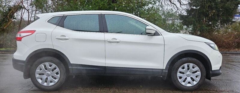 Gebraucht Nissan Qashqai Visia 116 PS (85 kW) 2015 Weiß SUV