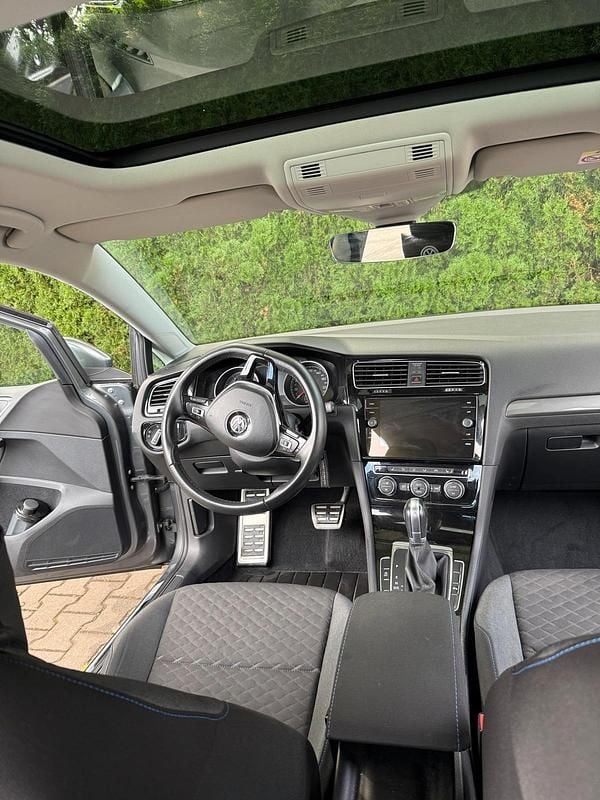 Grau Gebraucht 2018 VW Golf VII Join Limousine | 16.000 € (Fairer Preis) - Bild 1/4