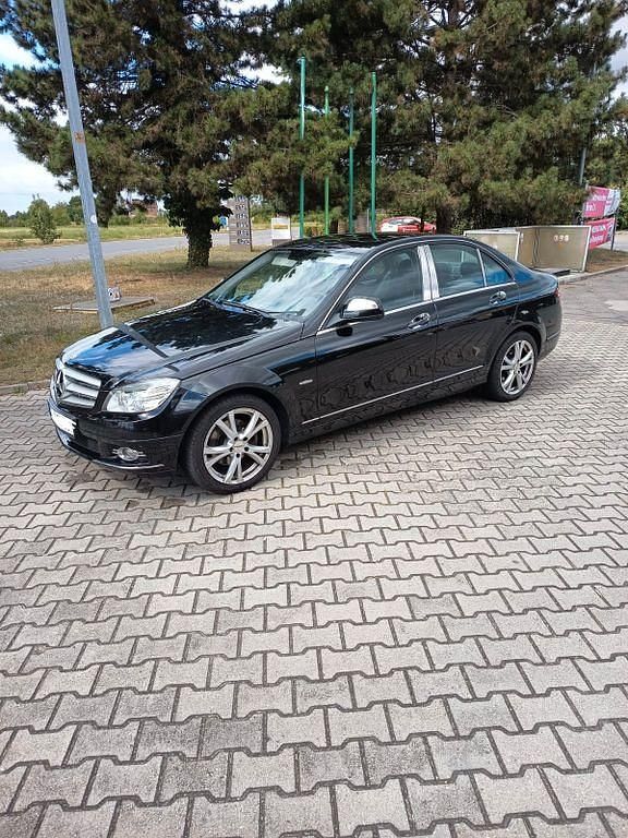 Schwarz Gebraucht 2007 Mercedes C200 Avantgarde Limousine | 7.000 € (Superpreis) - Bild 1/4