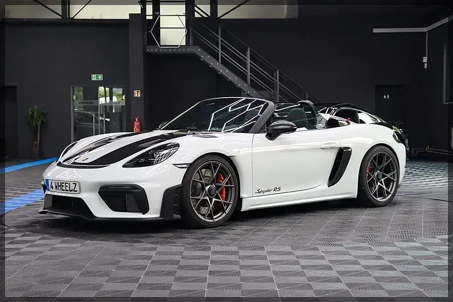 Gebraucht Porsche 718 500 PS (367 kW) 2025 Weiß Cabrio