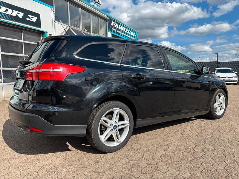 Second-hand Ford Focus Titanium 150 CP (110 kW) 2017 Negru Break