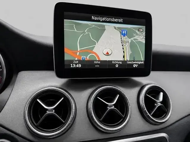 Gebraucht Mercedes CLA180 Shooting Brake 122 PS (89 kW) 2017 Silber Kombi