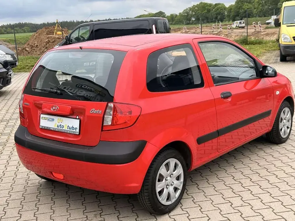 Gebraucht Hyundai Getz Team 67 PS (49 kW) 2009 Hiphop red Kleinwagen