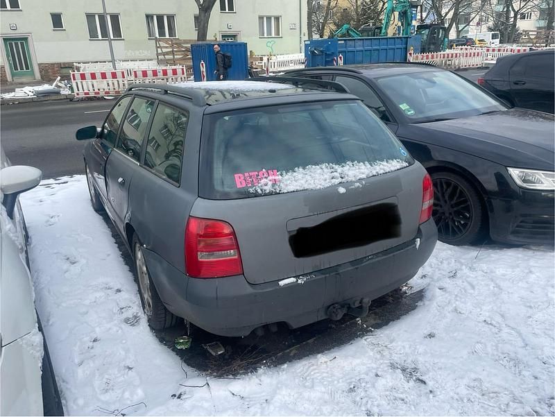 Gebraucht Audi A4 115 PS (84 kW) 2000 Grau Kombi