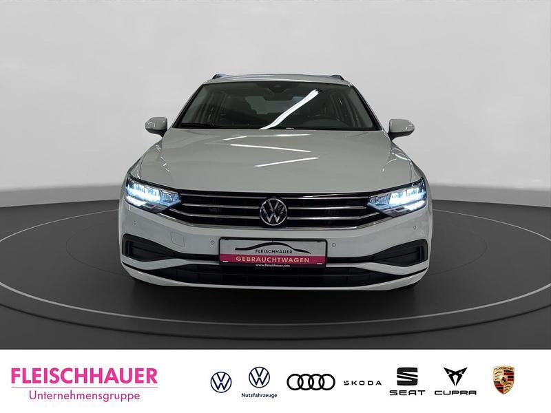Gebraucht VW Passat Business 218 PS (160 kW) 2022 Blau Kombi