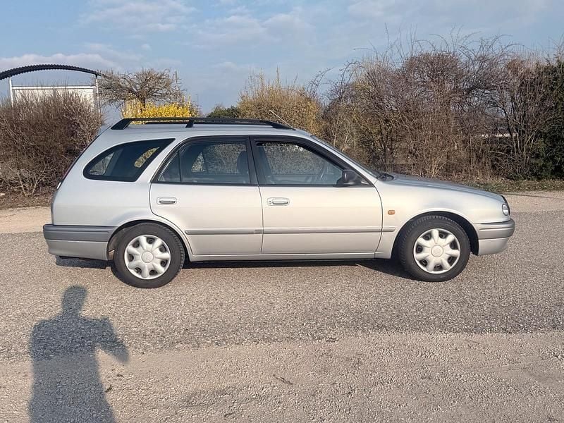 Gebraucht Toyota Corolla 86 PS (63 kW) 1999 Silber Kombi