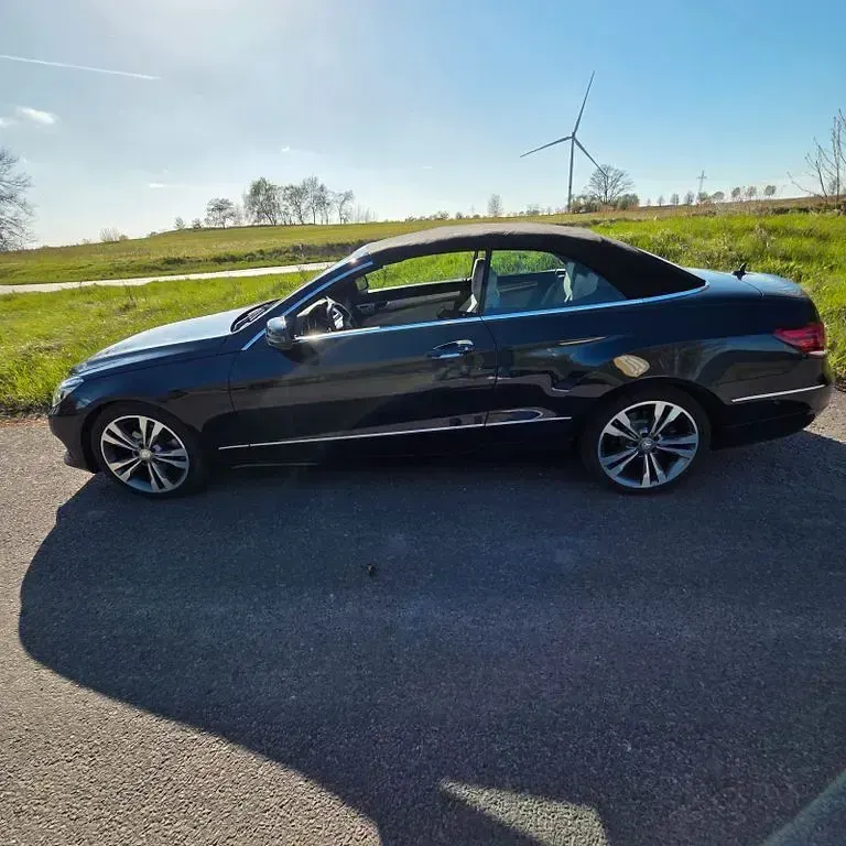Gebraucht Mercedes E200 184 PS (135 kW) 2016 Blau Cabrio