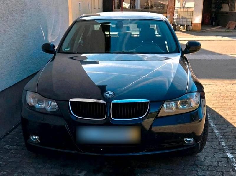 Second-hand BMW 320 150 CP (110 kW) 2005 Albastru Berlinǎ