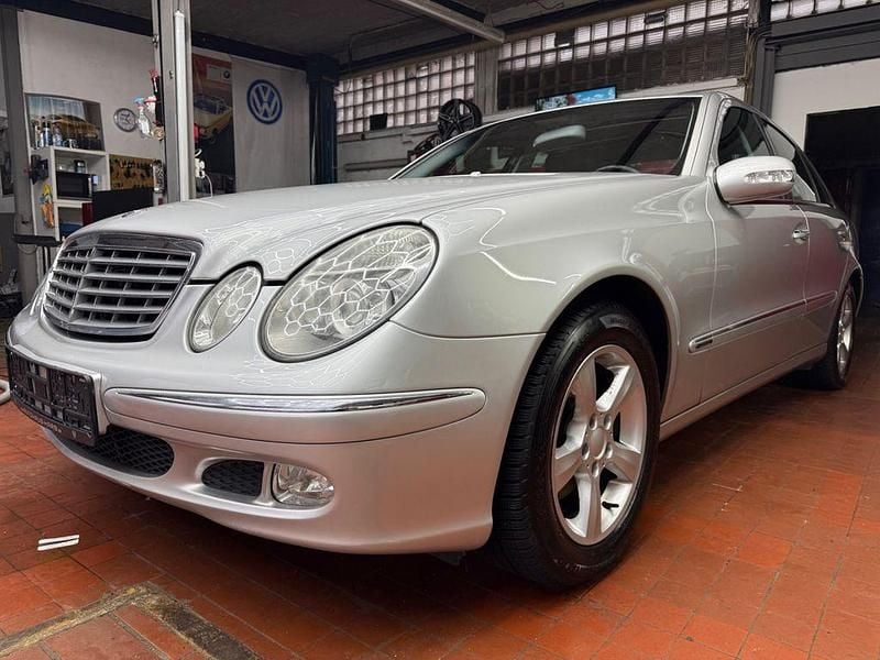 Gebraucht Mercedes E240 Elegance 177 PS (130 kW) 2003 Silber Limousine