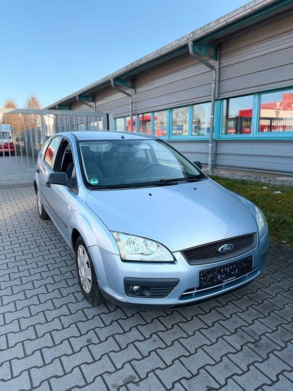 Second-hand Ford Focus 101 CP (74 kW) 2006 Albastru Berlinǎ