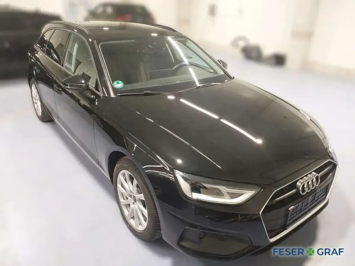 Gebraucht Audi A4 150 PS (110 kW) 2022 Mythosschwarz metallic Kombi