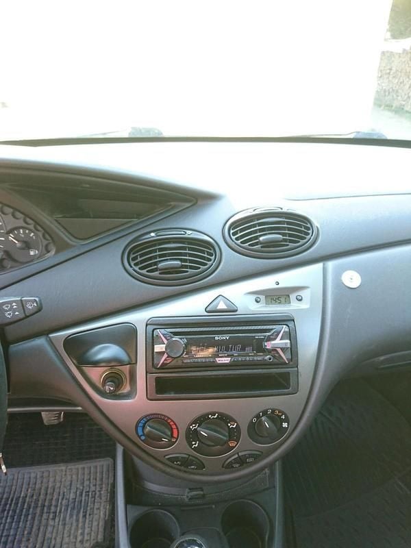 Second-hand Ford Focus 100 CP (73 kW) 2004 Argintiu Break