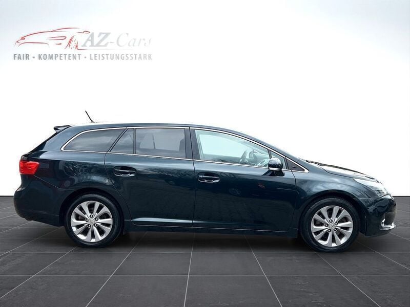 Blau Gebraucht 2013 Toyota Avensis Life Kombi | 6.490 € (Guter Preis) - Bild 1/4