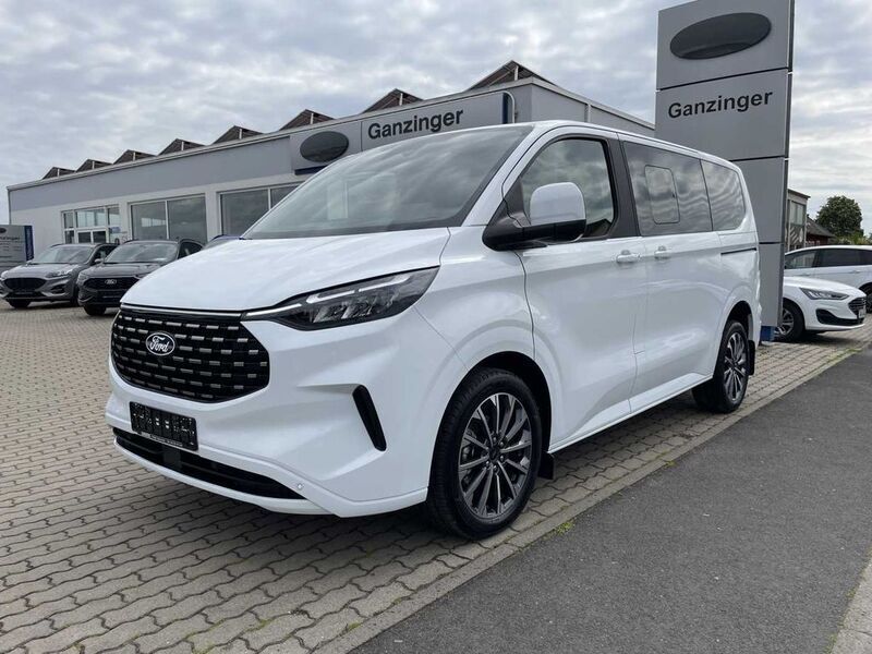 Frost weiß Neu 2025 Ford Tourneo Custom Titanium Van / Kleinbus | 51.990 € (Fairer Preis) - Bild 1/4