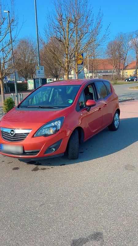 Gebraucht Opel Meriva 101 PS (74 kW) 2011 Rot Van / Kleinbus