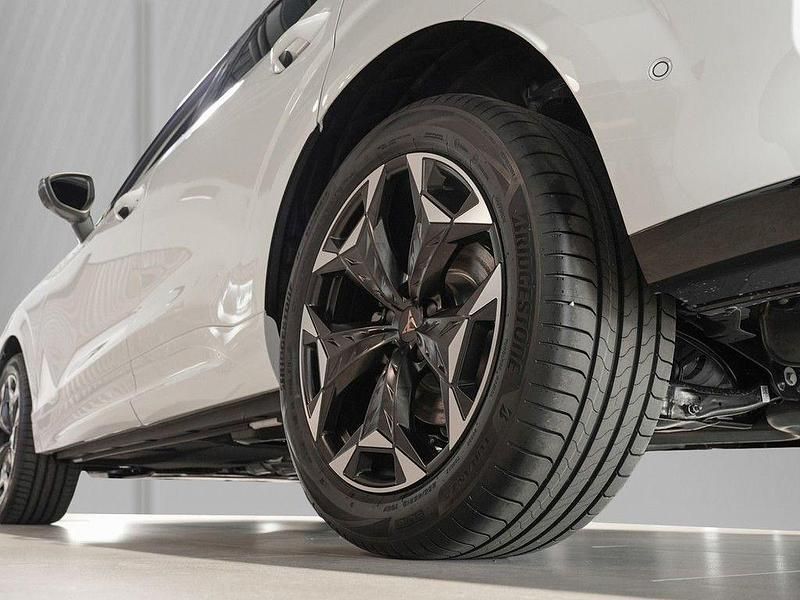 Second-hand Cupra Terramar 204 CP (150 kW) 2025 Alb SUV