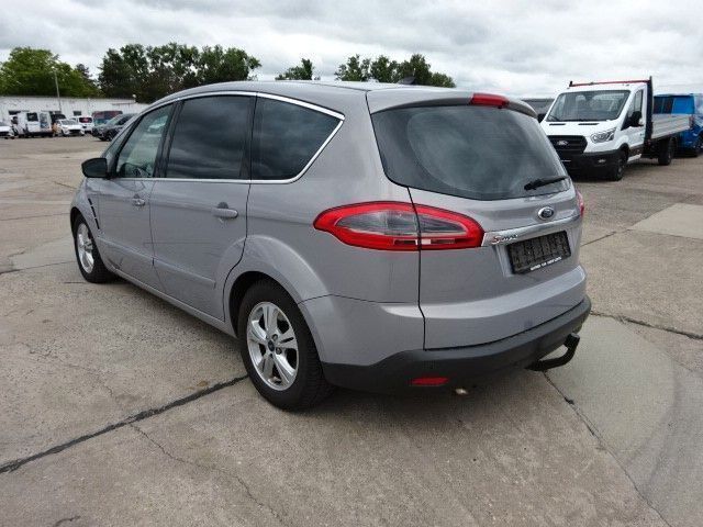 Gebraucht Ford S-MAX Titanium 140 PS (102 kW) 2011 Silber Van / Kleinbus