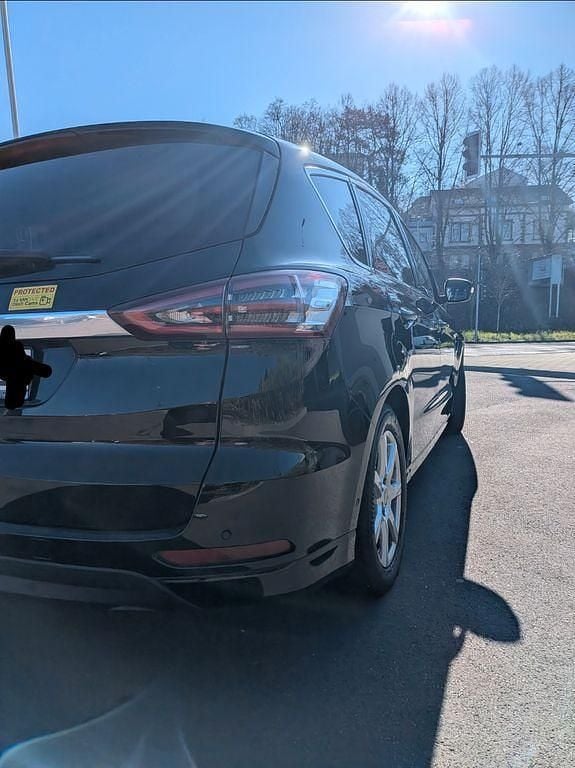 Gebraucht Ford S-MAX Titanium 150 PS (110 kW) 2016 Schwarz Van / Kleinbus