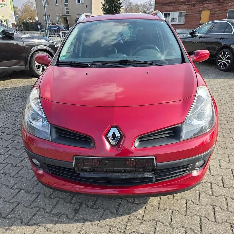 Gebraucht Renault Clio GrandTour Exception 111 PS (81 kW) 2009 Rot dyna Kombi