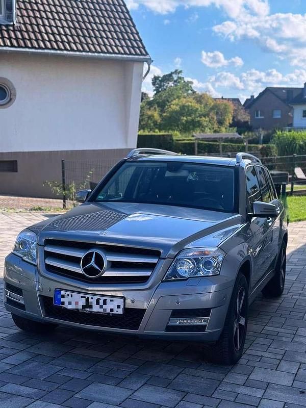 Grau Gebraucht 2011 Mercedes GLK220 SUV | 16.700 € (Teuer) - Bild 1/4
