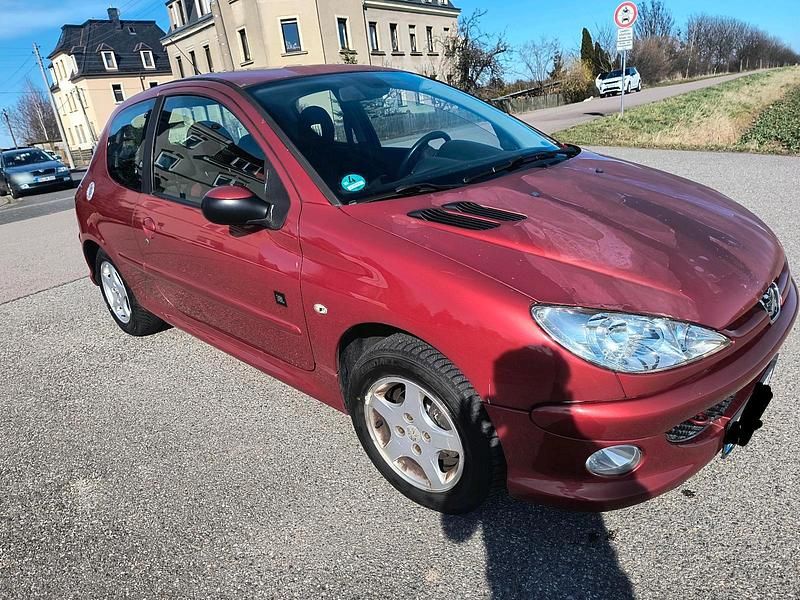 Gebraucht Peugeot 206 60 PS (44 kW) 2008 Rot Kleinwagen