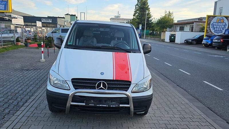 Weiß Gebraucht 2009 Mercedes Vito Van | 3.999 € (Guter Preis) - Bild 1/4