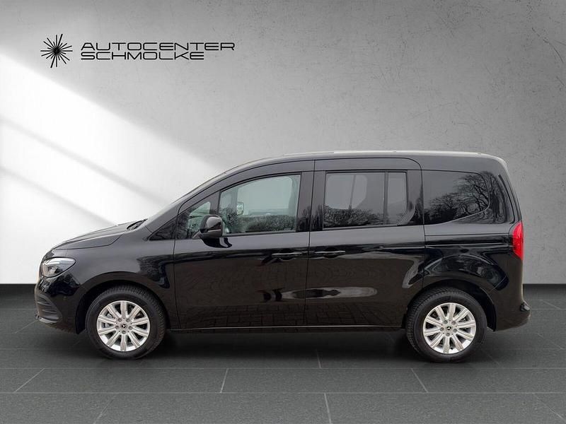 Gebraucht Mercedes T180 Progressive 131 PS (96 kW) 2025 Loparitschwarz Van / Kleinbus