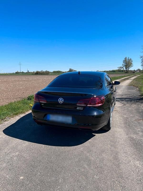 Second-hand VW Passat 184 CP (135 kW) 2016 Negru Coupe