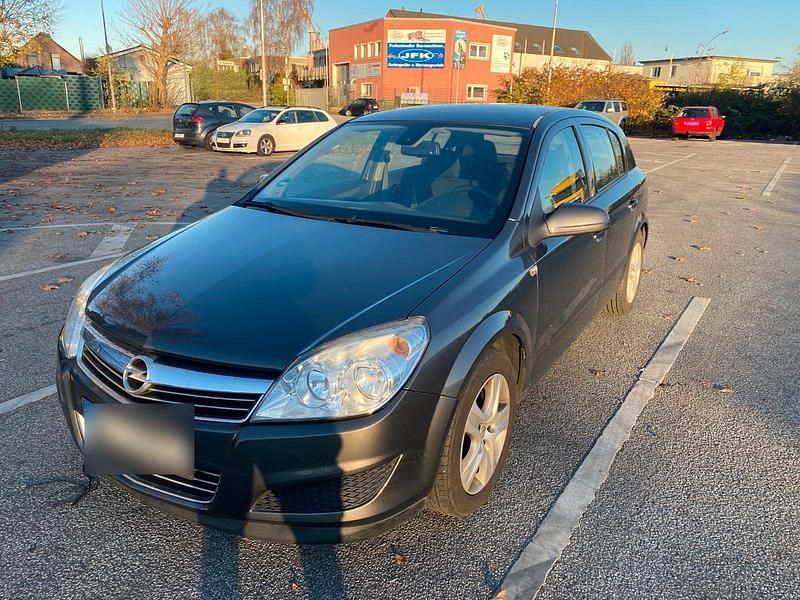 Grau Gebraucht 2009 Opel Astra Kleinwagen | 3.200 € (Fairer Preis) - Bild 1/4