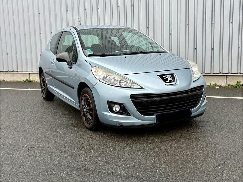 Blau Gebraucht 2010 Peugeot 207 Limousine | 1.525 € (Superpreis) - Bild 1/4