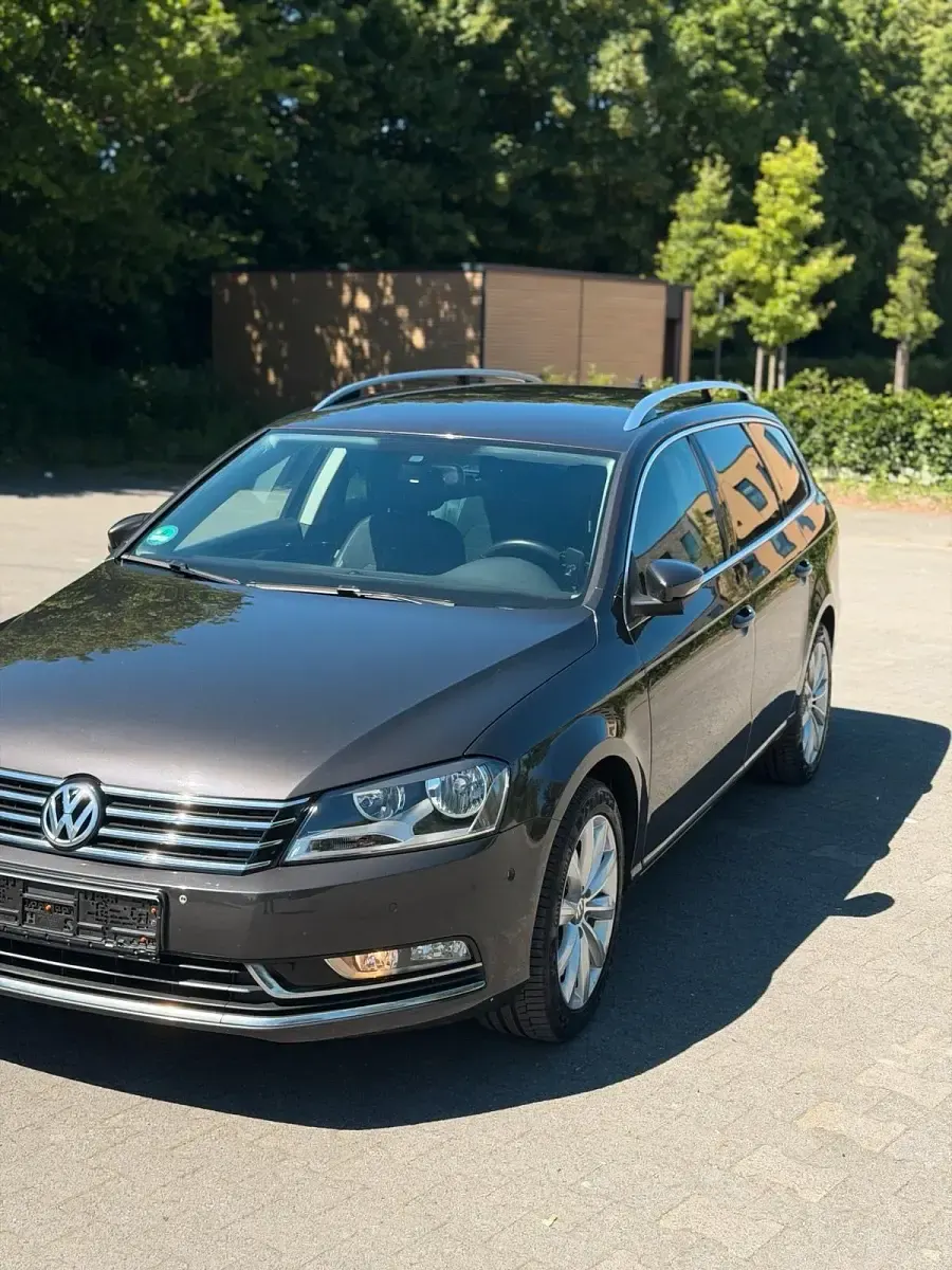 Gebraucht VW Passat 140 PS (102 kW) 2011 Grau Kombi