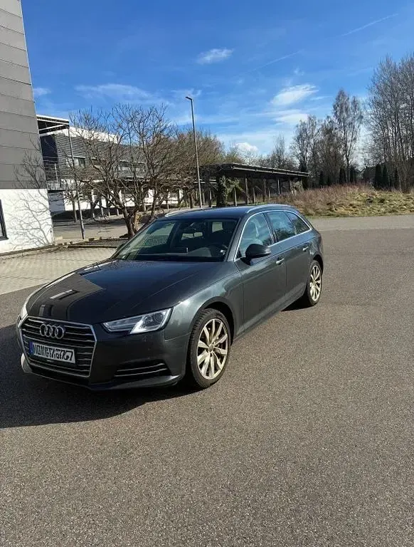 Gebraucht Audi A4 Design 190 PS (139 kW) 2018 Grau Kombi