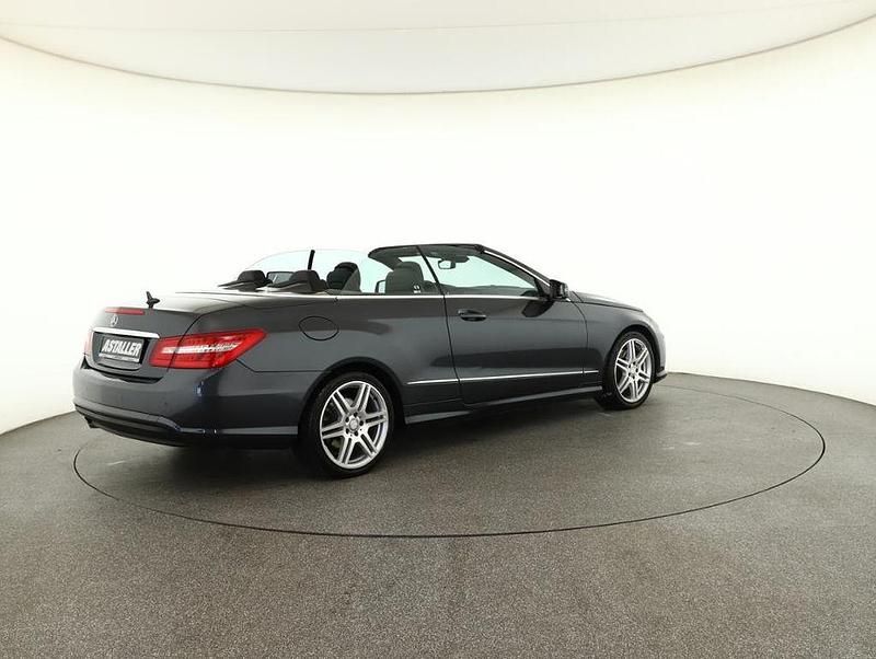 Gebraucht Mercedes E250 Avantgarde 204 PS (150 kW) 2012 Tenoritgrau Cabrio