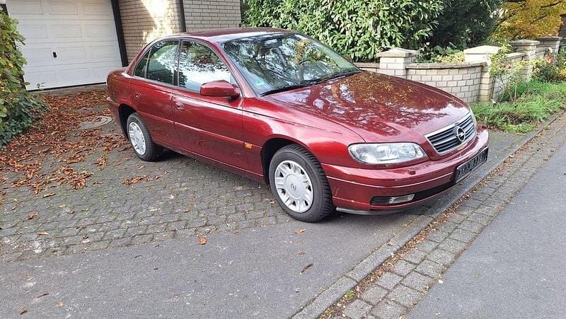 Rot Gebraucht 2000 Opel Omega Limousine | 2.970 € (Fairer Preis) - Bild 1/4