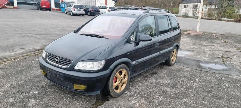 Gebraucht Opel Zafira 125 PS (91 kW) 2001 Schwarz Van / Kleinbus